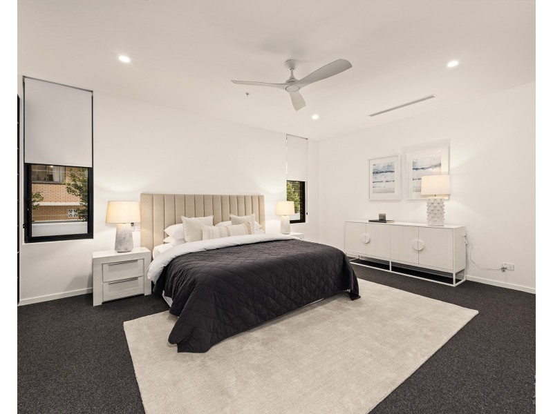 1/4 Paradise Parade, Paradise Point QLD 4216