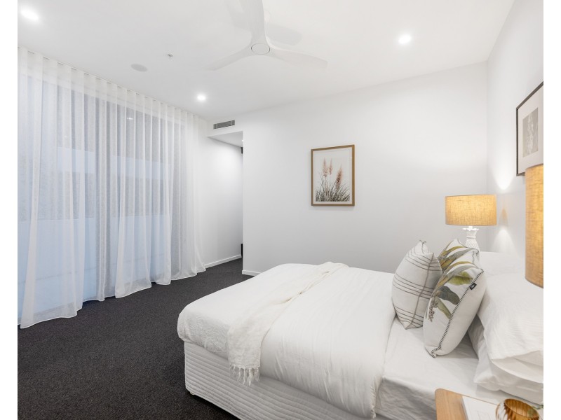 1/4 Paradise Parade, Paradise Point QLD 4216