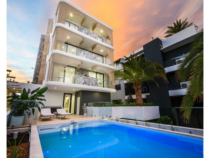 1/4 Paradise Parade, Paradise Point QLD 4216