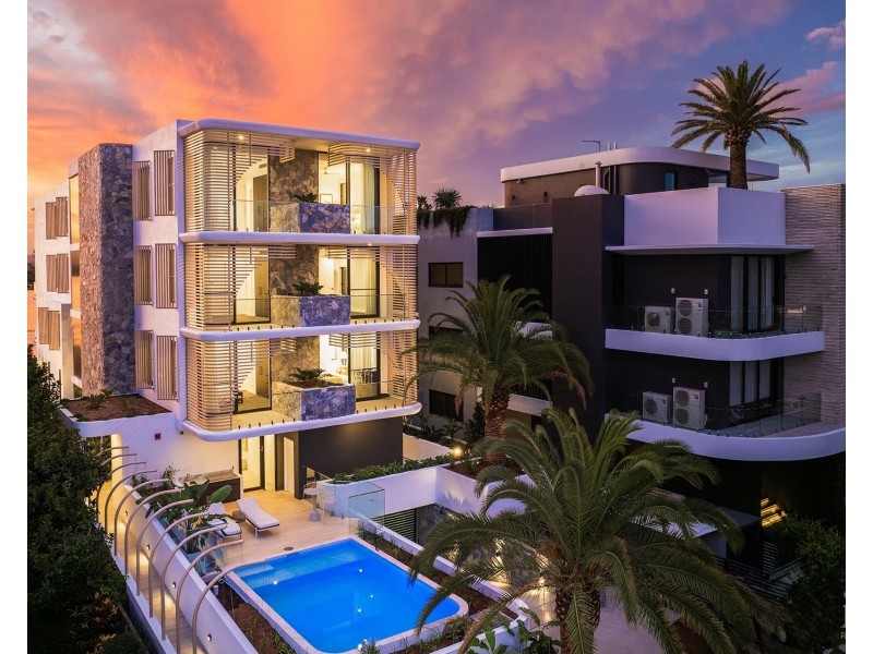 1/4 Paradise Parade, Paradise Point QLD 4216