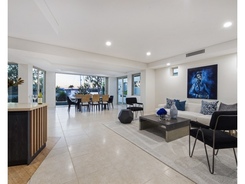 21 Dobell Avenue, Paradise Point QLD 4216