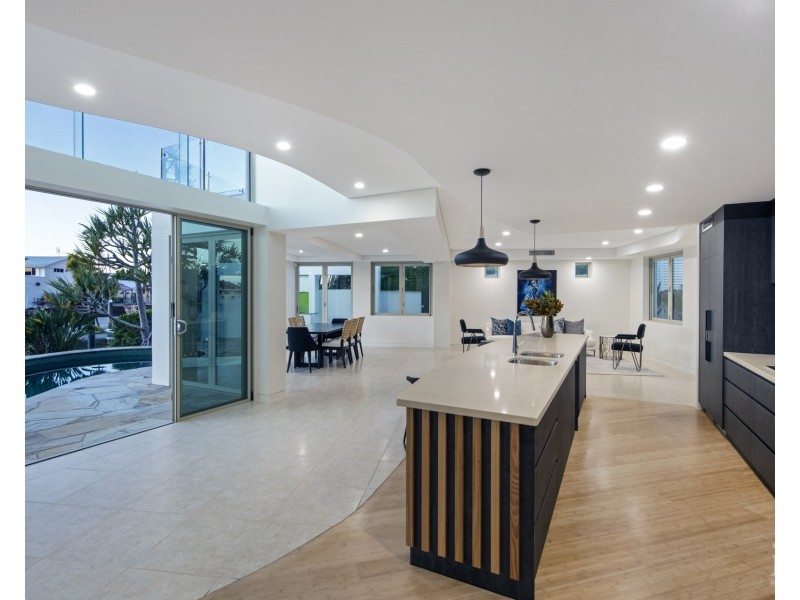 21 Dobell Avenue, Paradise Point QLD 4216