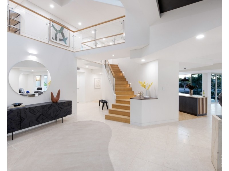 21 Dobell Avenue, Paradise Point QLD 4216