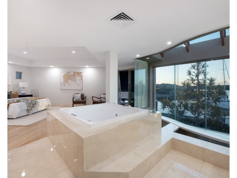 21 Dobell Avenue, Paradise Point QLD 4216