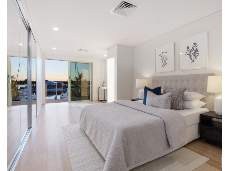 21 Dobell Avenue, Paradise Point QLD 4216