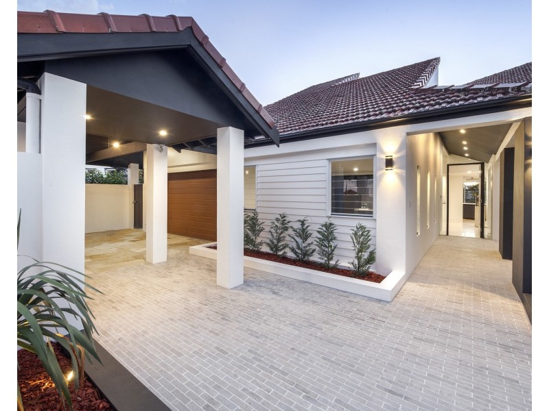 21 Dobell Avenue, Paradise Point QLD 4216