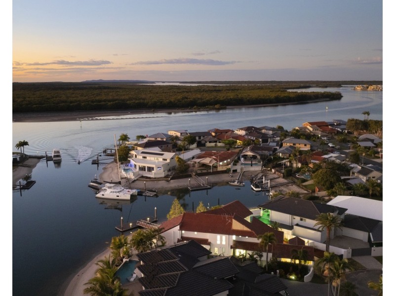 21 Dobell Avenue, Paradise Point QLD 4216