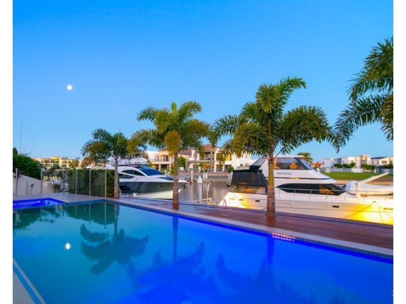 26 Knightsbridge Parade West, Sovereign Islands QLD 4216
