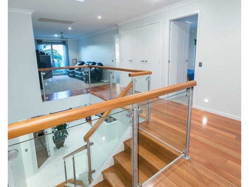 26 Knightsbridge Parade West, Sovereign Islands QLD 4216
