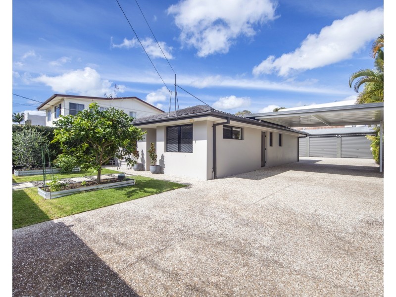 50 Milton Avenue, Paradise Point QLD 4216