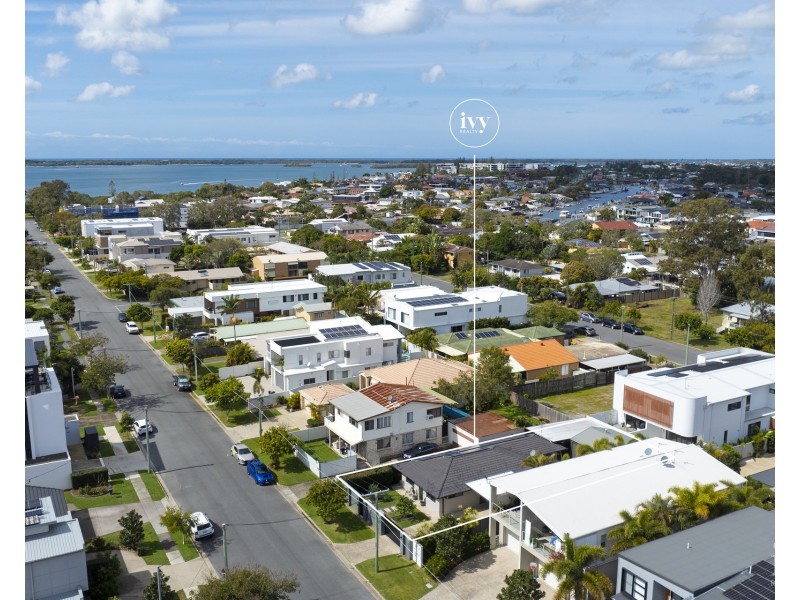 50 Milton Avenue, Paradise Point QLD 4216
