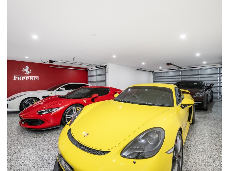 12 Queen Guineveres Place, Sovereign Islands QLD 4216