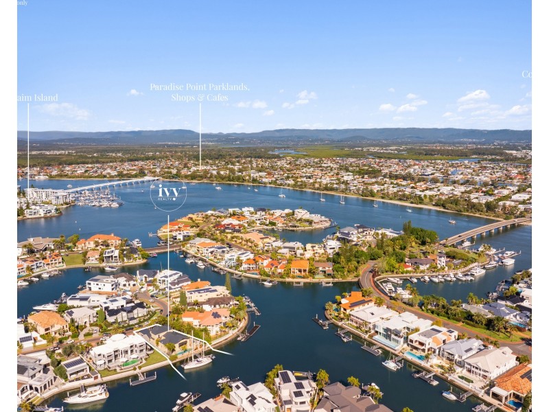 9 Queen Guineveres Place, Sovereign Islands QLD 4216