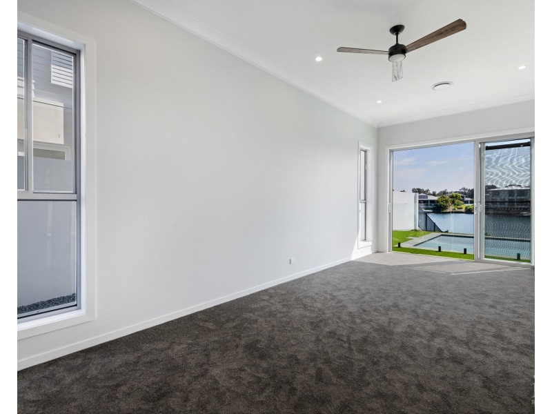 156 Lake Serenity Boulevard, Helensvale QLD 4212