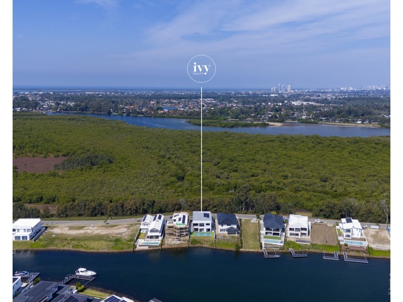 156 Lake Serenity Boulevard, Helensvale QLD 4212