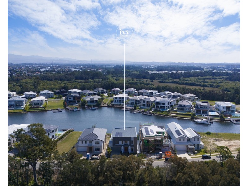 156 Lake Serenity Boulevard, Helensvale QLD 4212