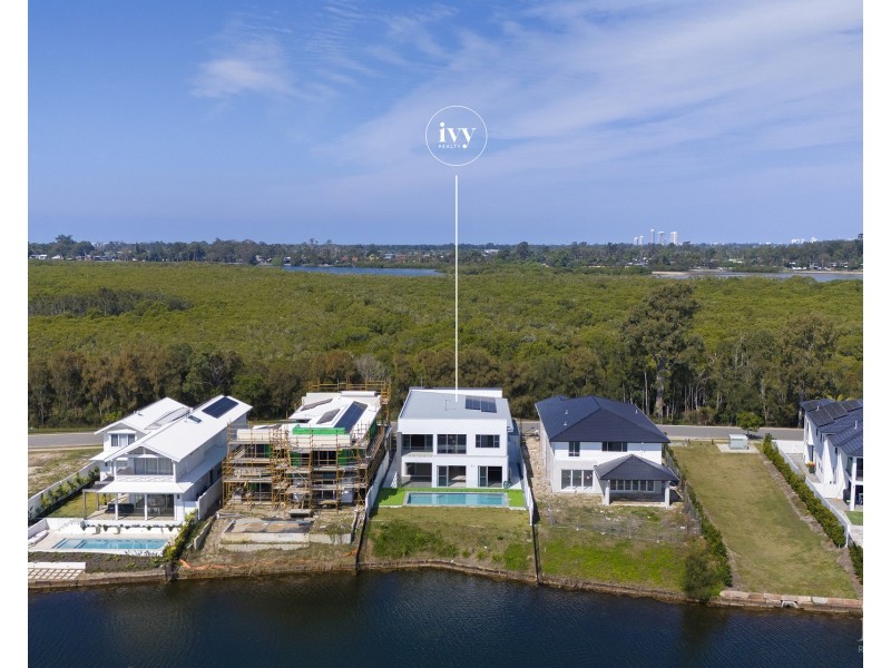 156 Lake Serenity Boulevard, Helensvale QLD 4212