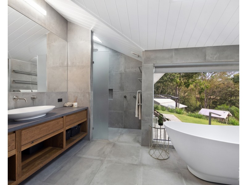 76 Holyrood Road, Maudsland QLD 4210