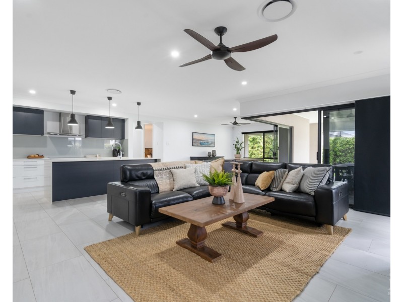 37 Amazon Circuit, Helensvale QLD 4212