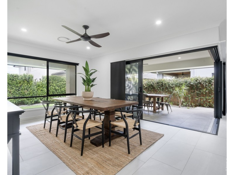 37 Amazon Circuit, Helensvale QLD 4212