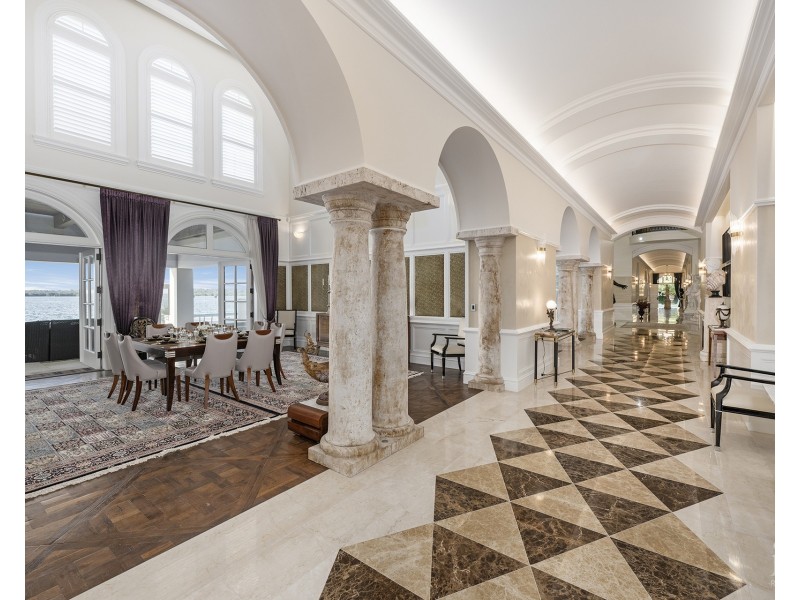 26-32 Knightsbridge Parade East, Sovereign Islands QLD 4216