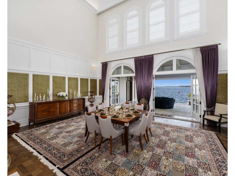 26-32 Knightsbridge Parade East, Sovereign Islands QLD 4216