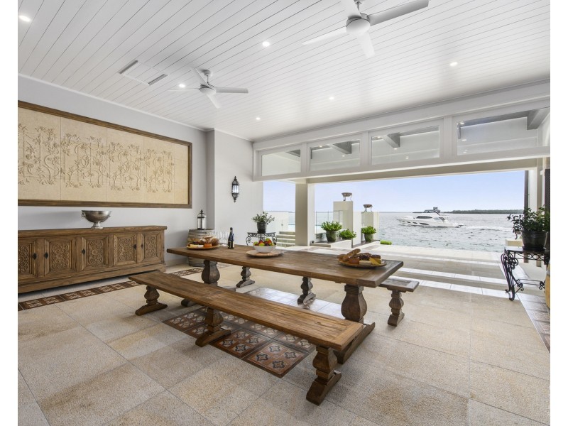 26-32 Knightsbridge Parade East, Sovereign Islands QLD 4216