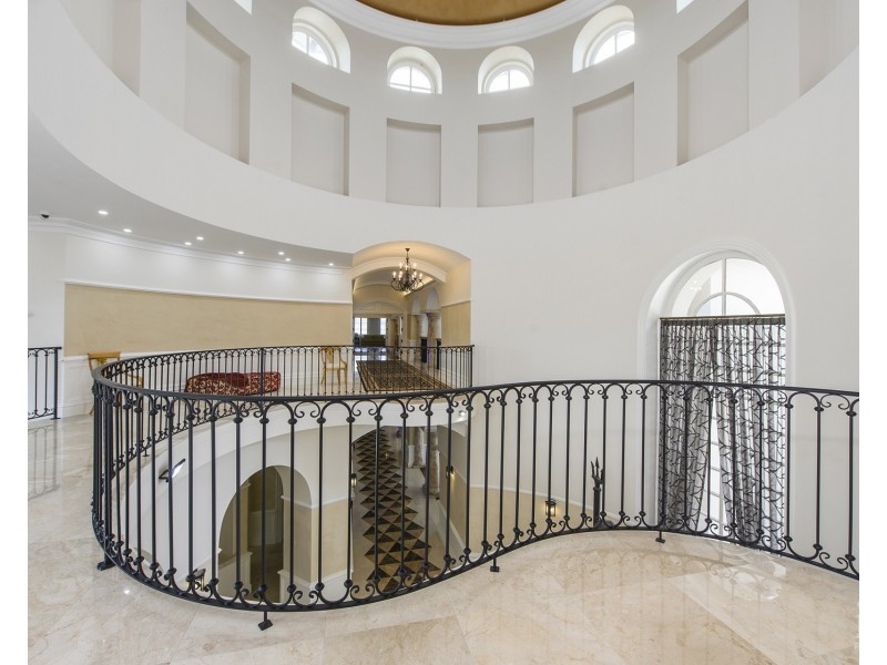 26-32 Knightsbridge Parade East, Sovereign Islands QLD 4216