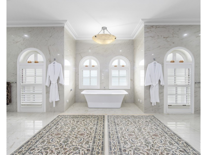 26-32 Knightsbridge Parade East, Sovereign Islands QLD 4216