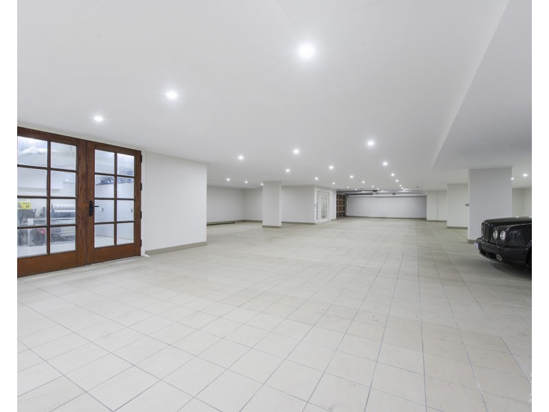 26-32 Knightsbridge Parade East, Sovereign Islands QLD 4216