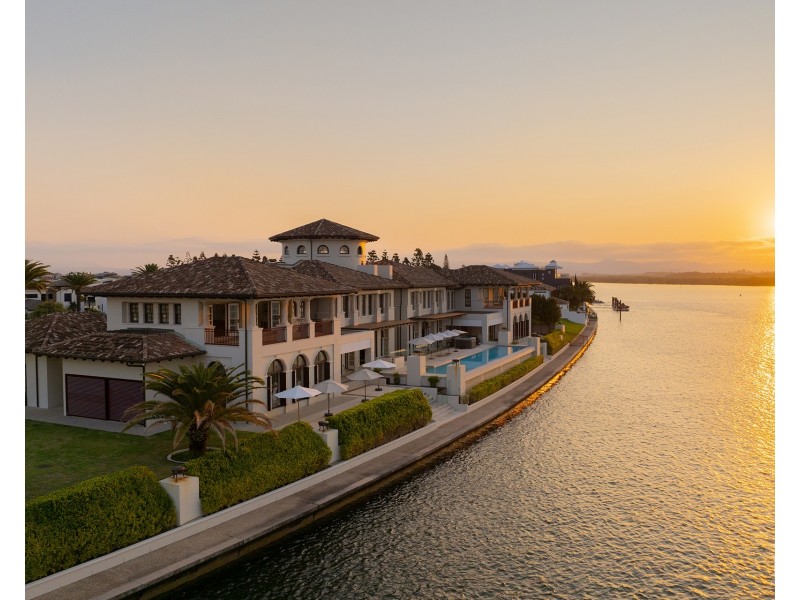 26-32 Knightsbridge Parade East, Sovereign Islands QLD 4216