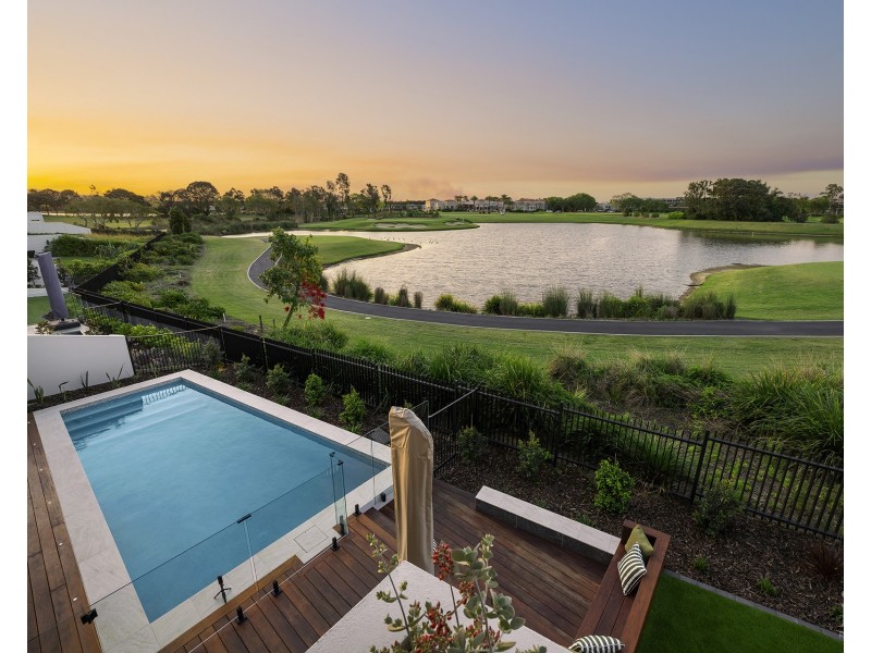 9214 Peter Senior Drive, Hope Island QLD 4212