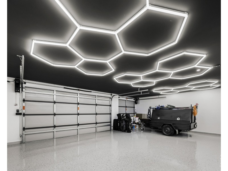 9214 Peter Senior Drive, Hope Island QLD 4212