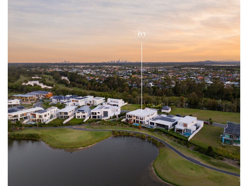 9214 Peter Senior Drive, Hope Island QLD 4212