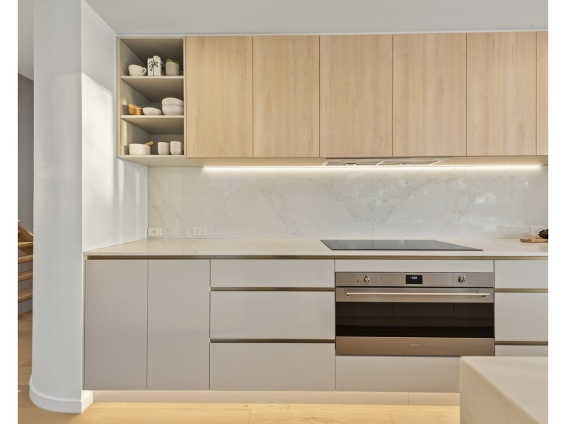 2-4/3 Esplanade West, Paradise Point QLD 4216