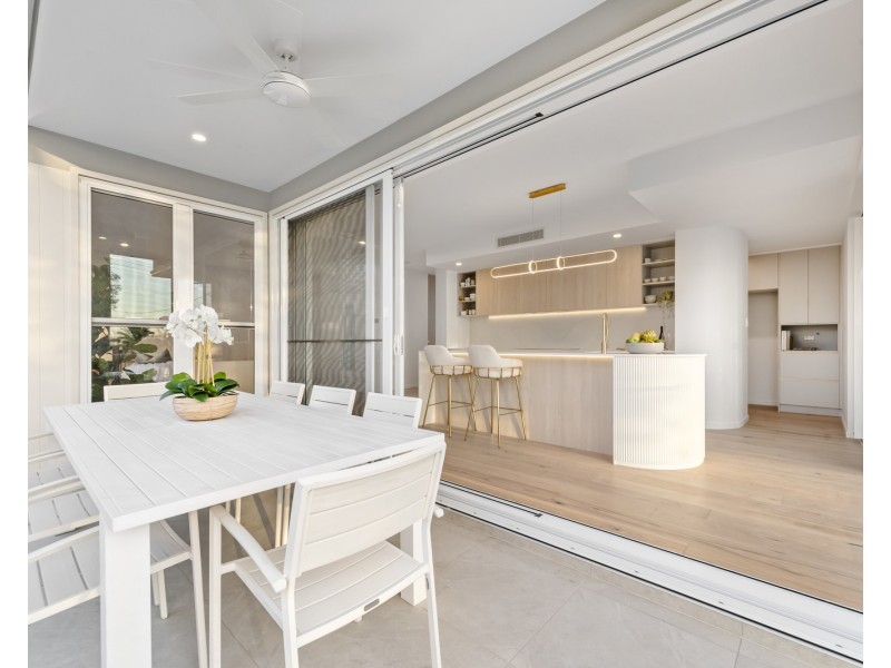 2-4/3 Esplanade West, Paradise Point QLD 4216