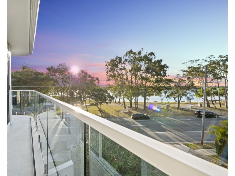 2-4/3 Esplanade West, Paradise Point QLD 4216