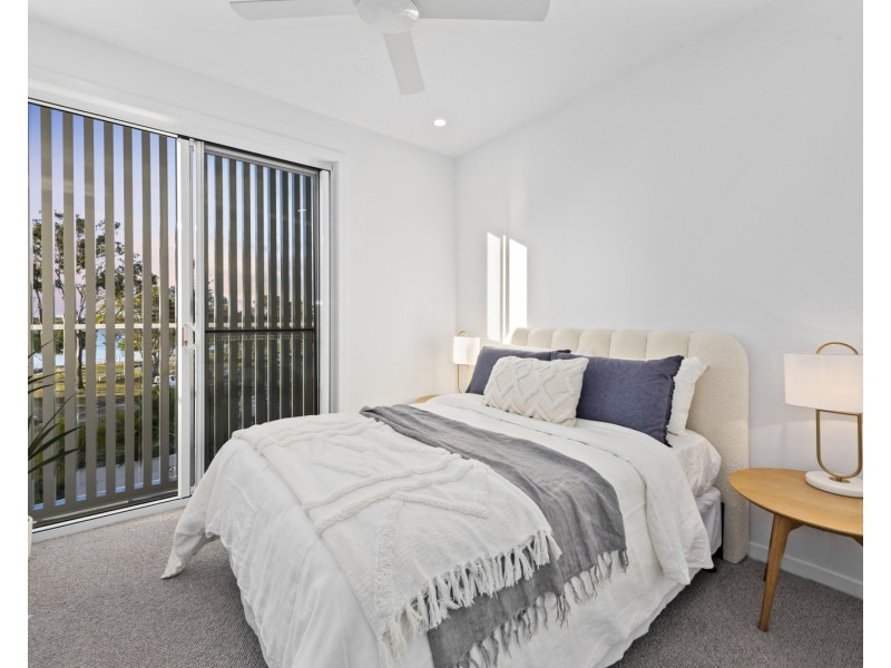 2-4/3 Esplanade West, Paradise Point QLD 4216