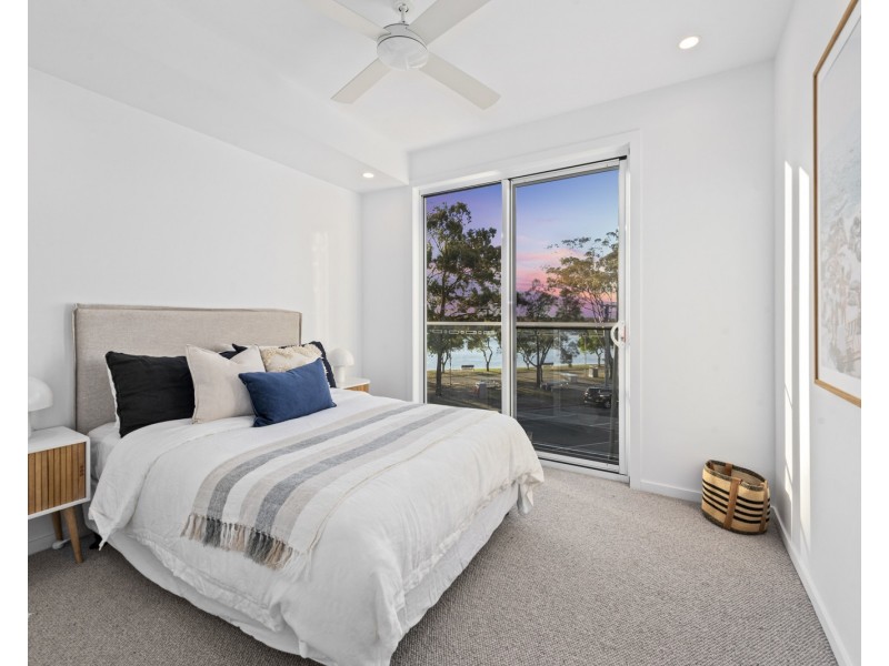 2-4/3 Esplanade West, Paradise Point QLD 4216