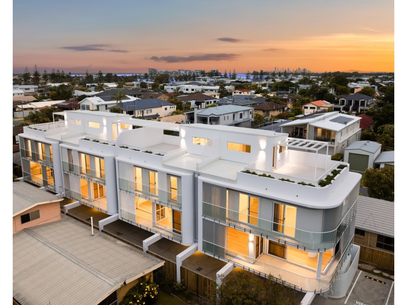 2-4/3 Esplanade West, Paradise Point QLD 4216