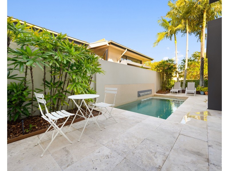6016 Calardo Avenue, Hope Island QLD 4212