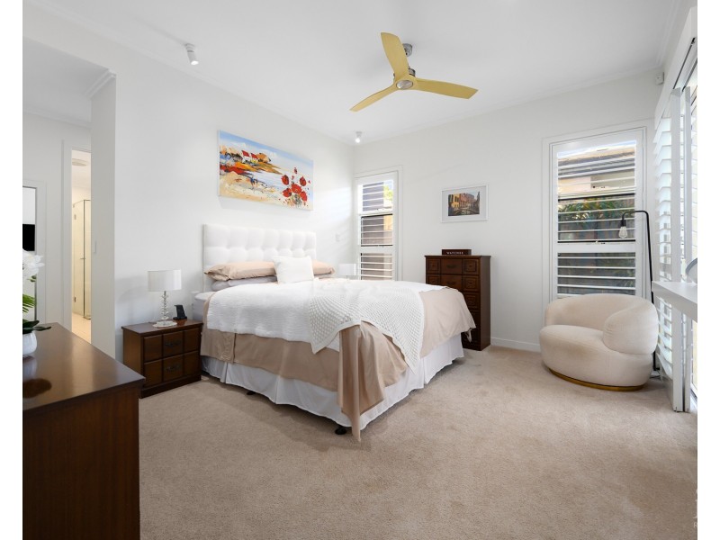 6016 Calardo Avenue, Hope Island QLD 4212