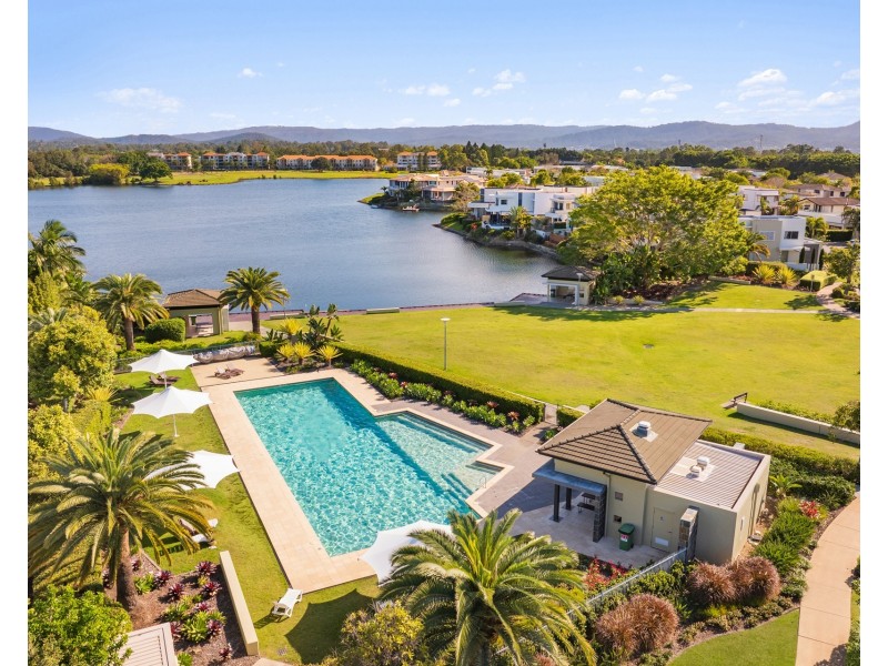 6016 Calardo Avenue, Hope Island QLD 4212