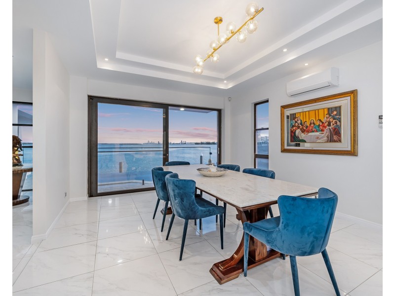 23 King Arthurs Court, Sovereign Islands QLD 4216