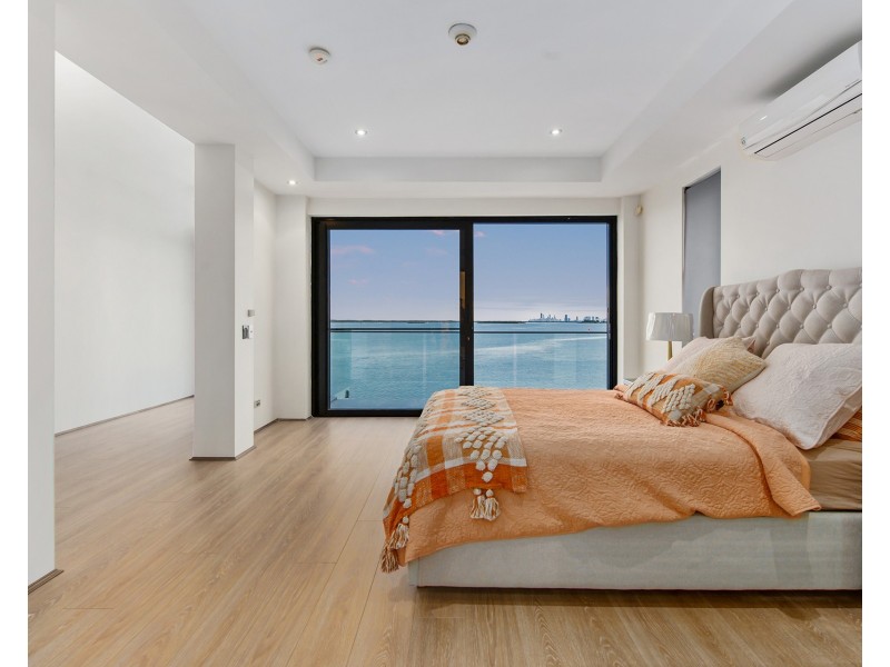 23 King Arthurs Court, Sovereign Islands QLD 4216