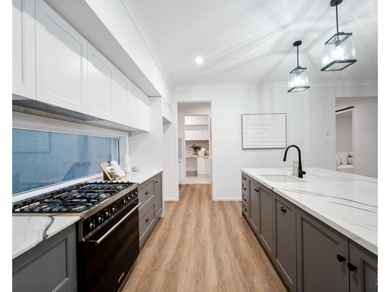 57 Lake Serenity Boulevard, Helensvale QLD 4212