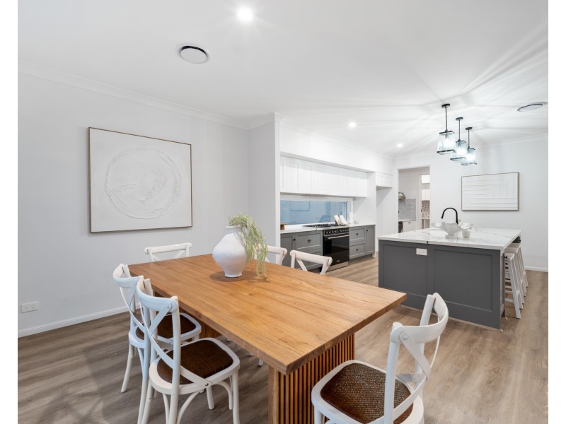 57 Lake Serenity Boulevard, Helensvale QLD 4212