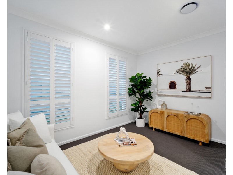 57 Lake Serenity Boulevard, Helensvale QLD 4212