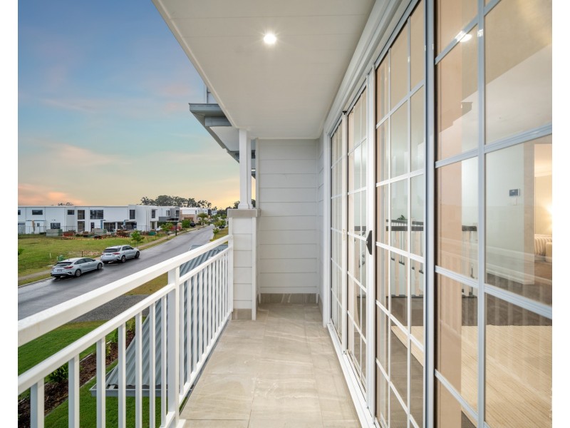 57 Lake Serenity Boulevard, Helensvale QLD 4212