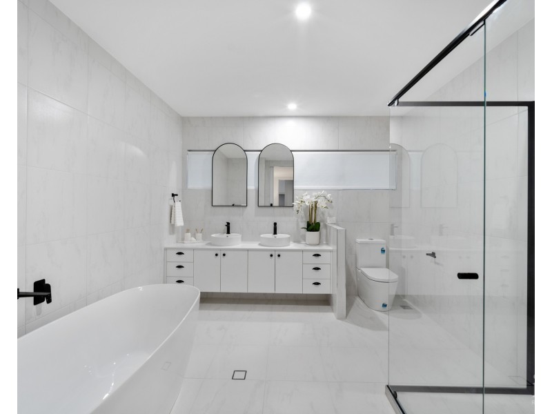 57 Lake Serenity Boulevard, Helensvale QLD 4212